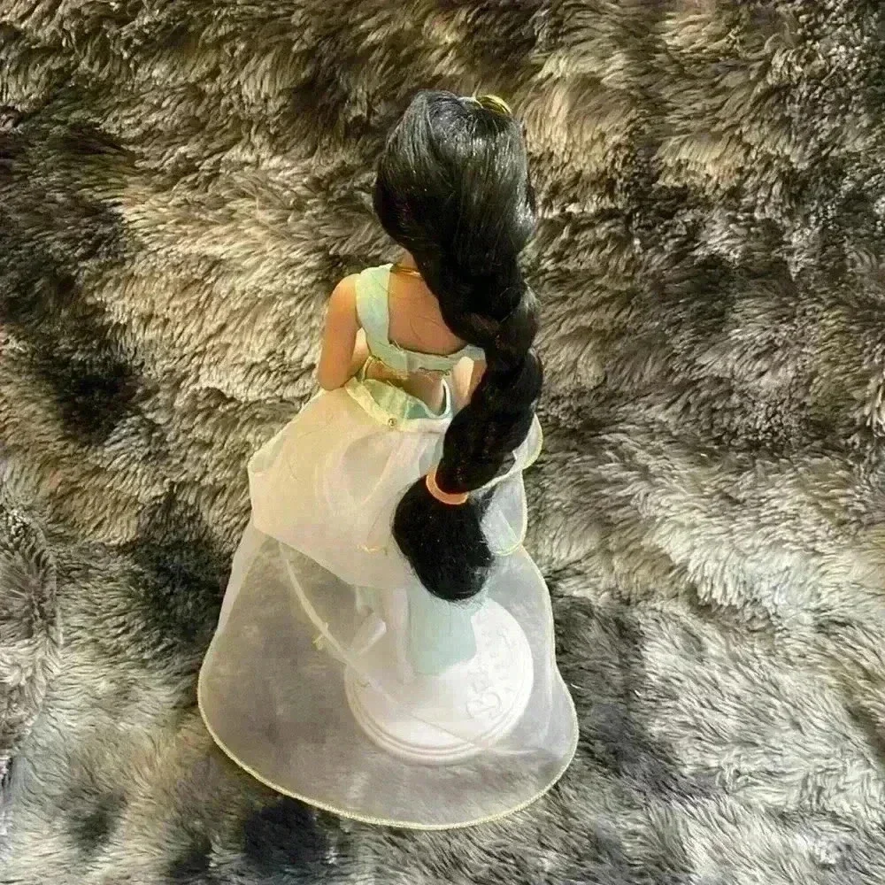 Disney Jasmine Porcelain Doll Brass  Key KeepSakes AWholeNewWorld Magic - Picture 4 of 16